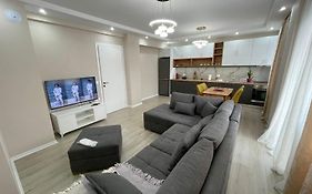 Melody Apartment In Korce