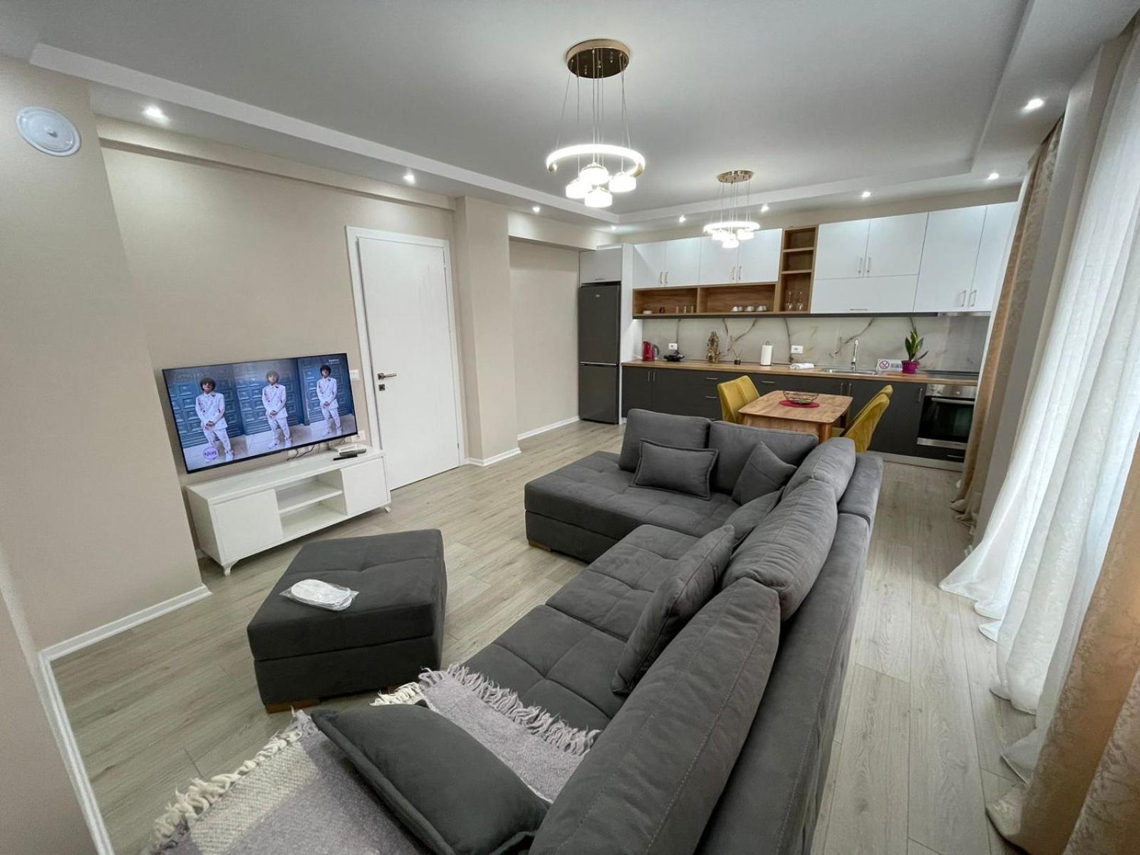 Melody Apartment In Korce Exterior photo