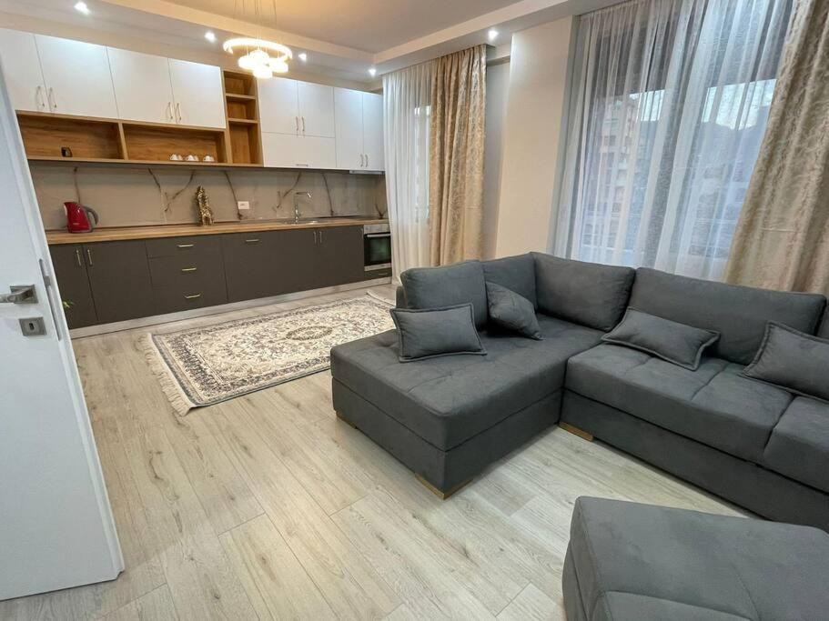 Melody Apartment In Korce Exterior photo