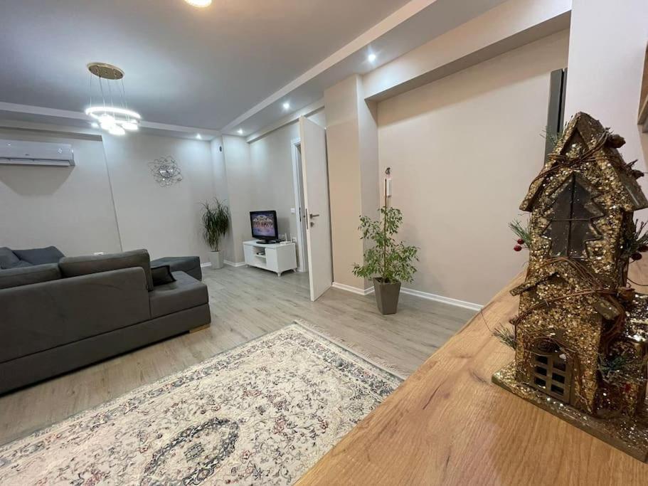 Melody Apartment In Korce Exterior photo